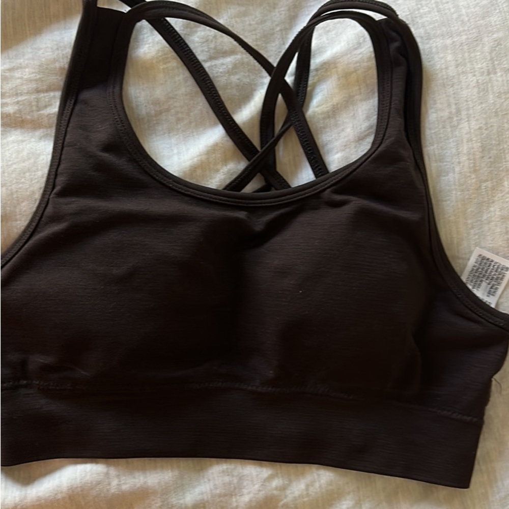 Alphalete sport bra